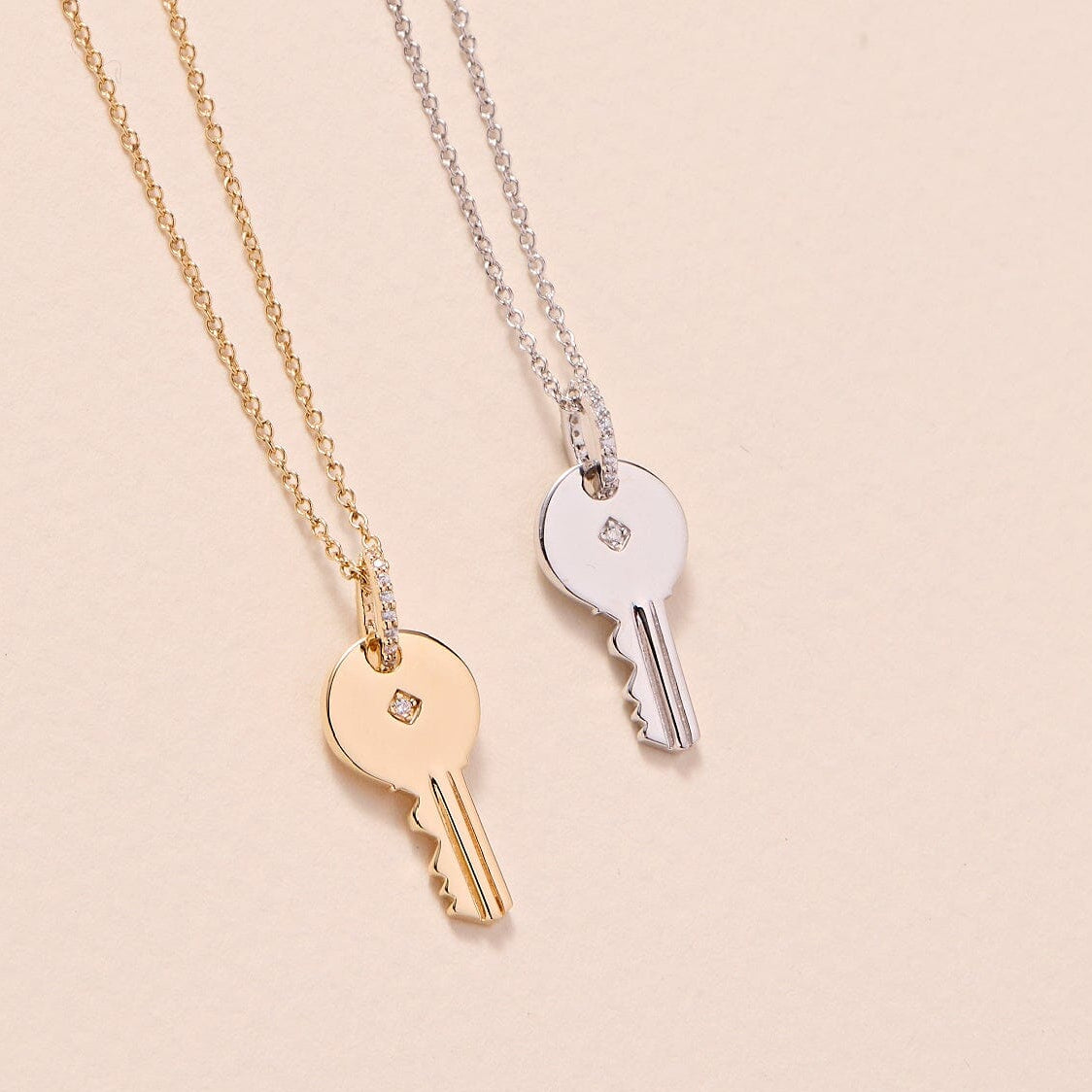 Round Key Necklace With Stone