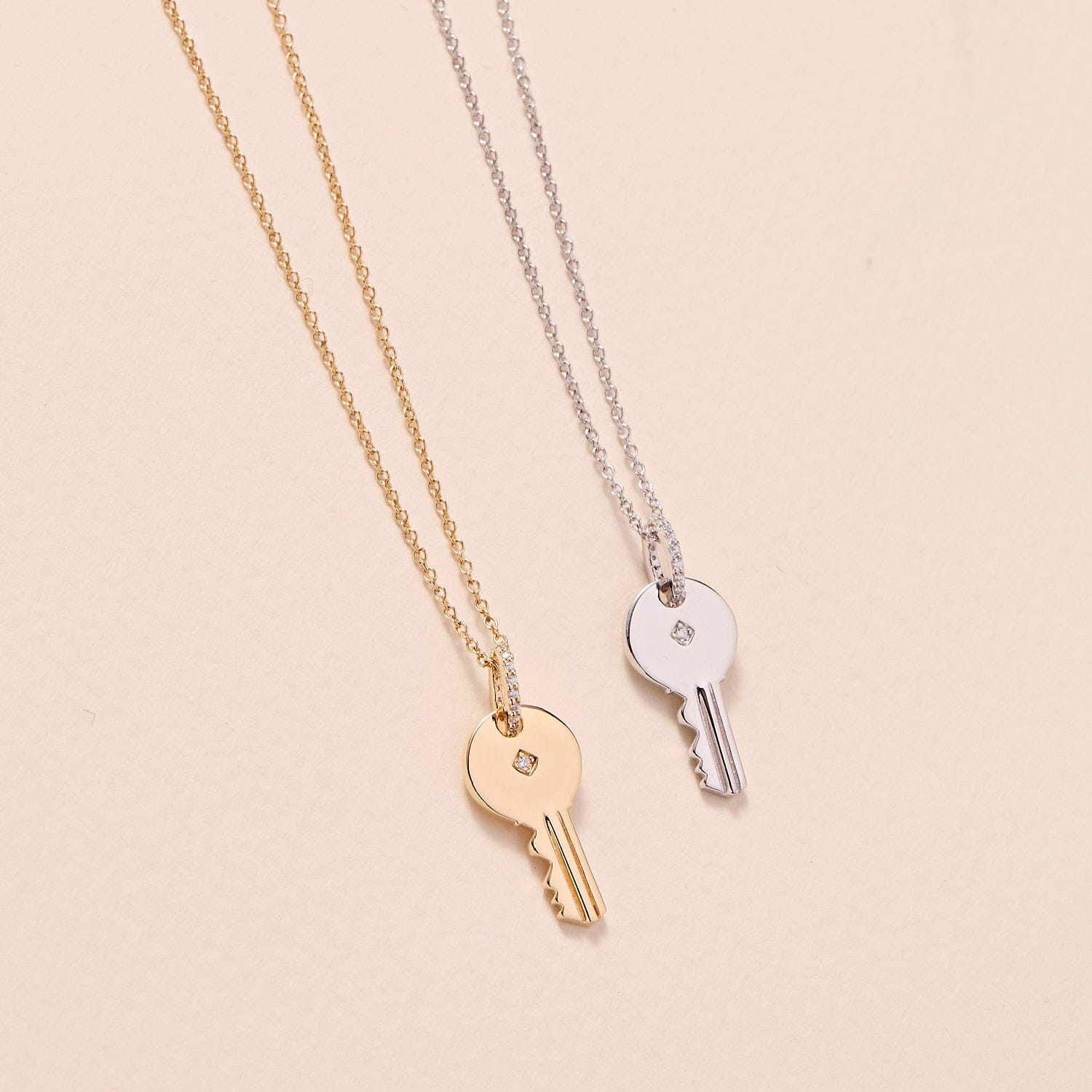 Round Key Necklace With Stone